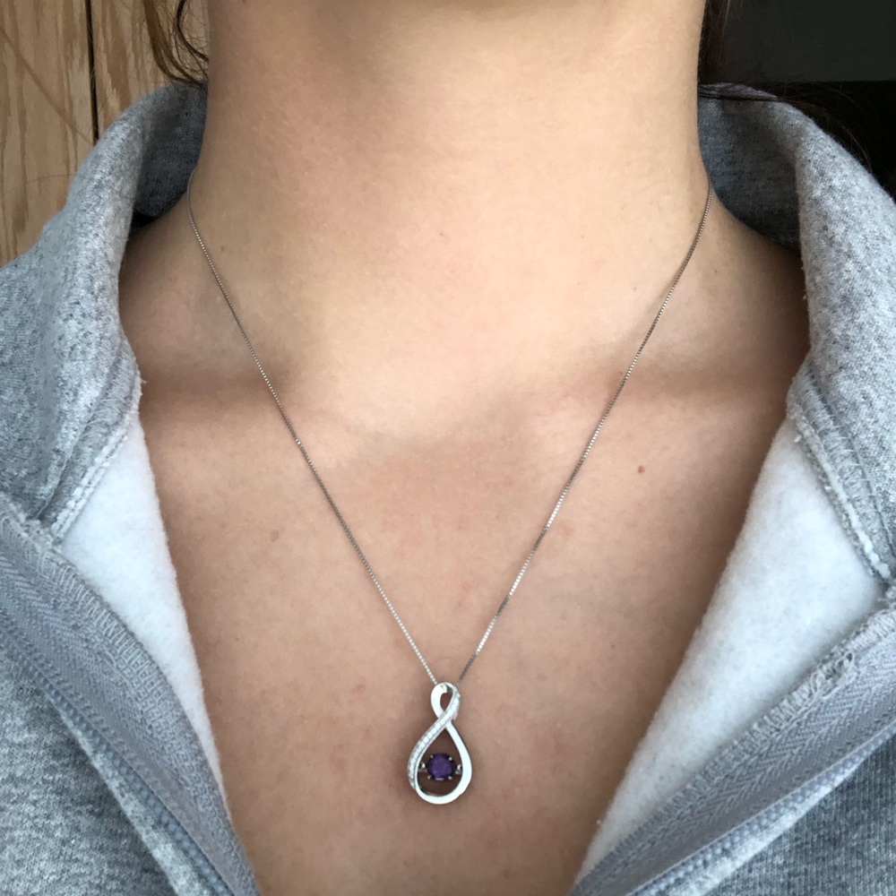Jared’s Infinity (8) diamond necklace!!